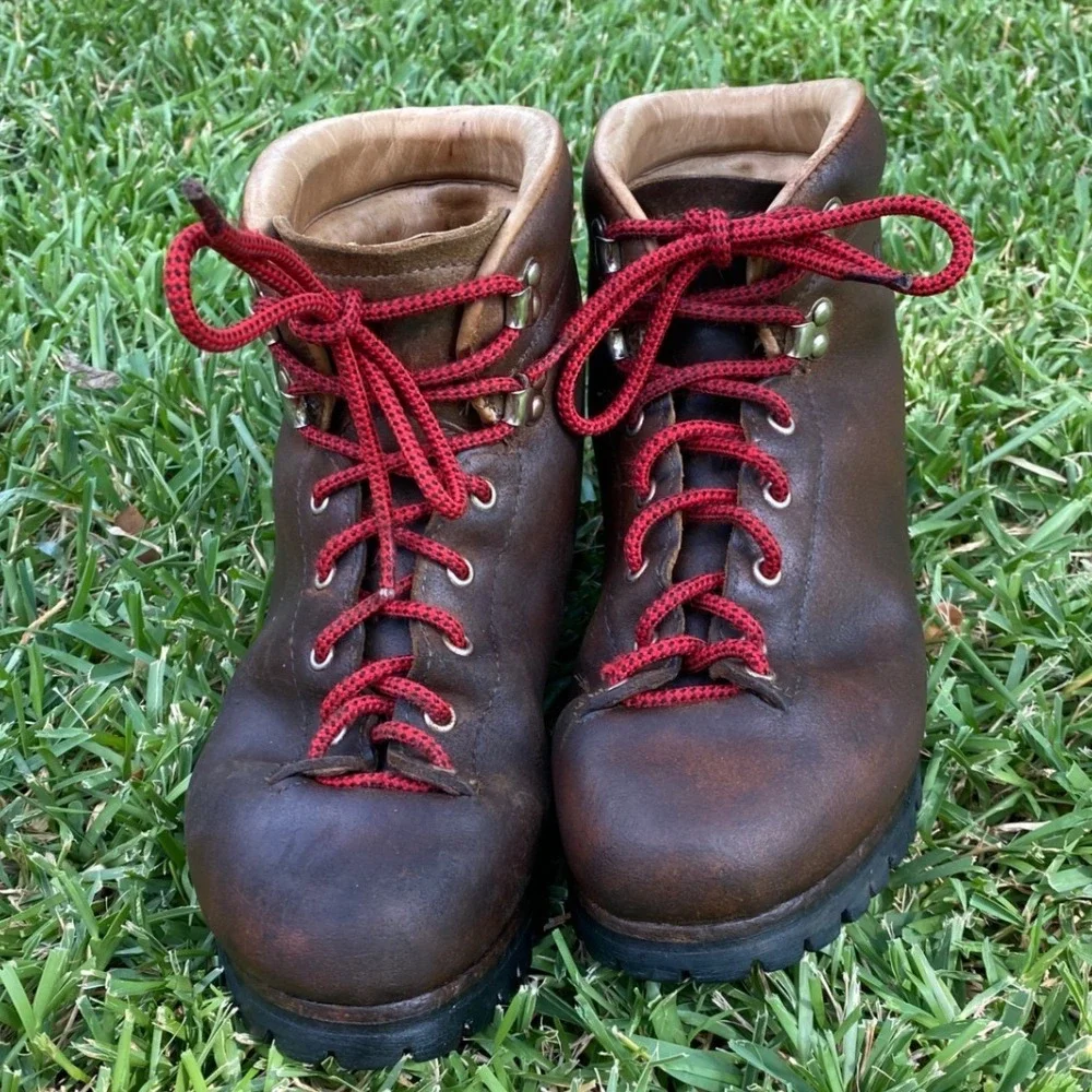 Vasque Vintage Brown Leather Hiking Boots Mens 8.5 Red Laces 7515 Lug Sole